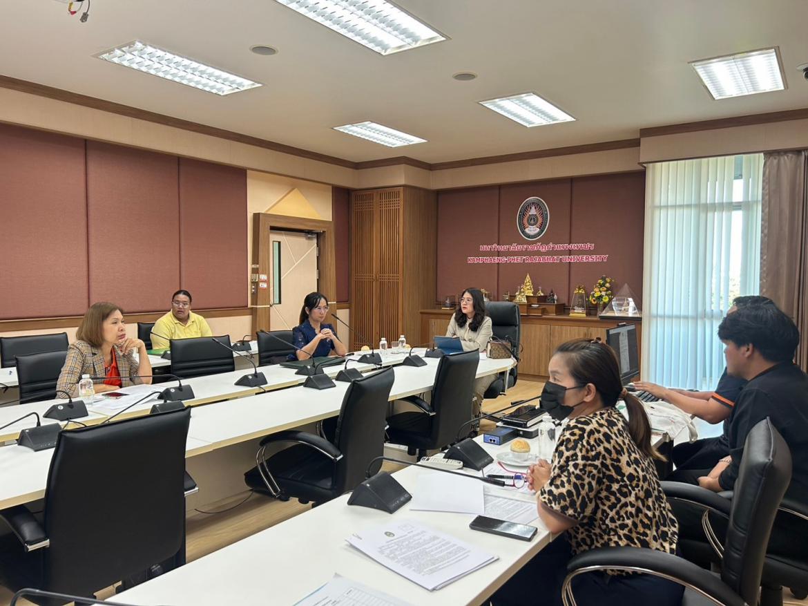 ประชุมการจัดระเบียบและเช่าพื้นที่บริเวณหน้าร้านสะดวกซื้อเซเว่น อีเลฟเว่น